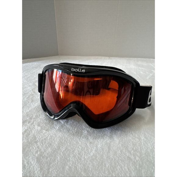 Bolle Ski Snowboard Goggles Rose Lens Black Frames Winter Sport - Picture 2 of 5
